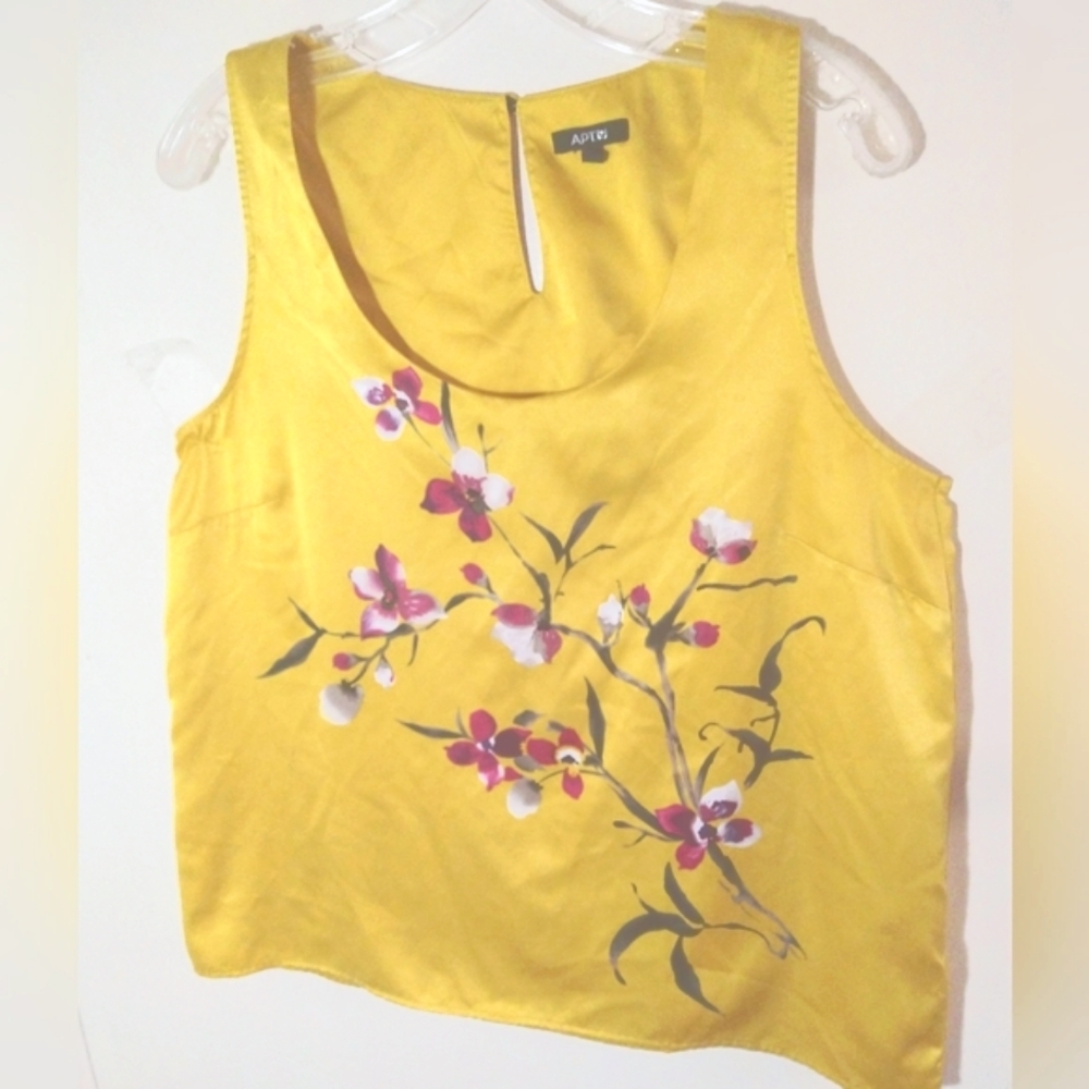 APT. 9 MISSES/TEENS SIZE LARGE GOLDEN YELLOW FLORAL SLEEVELESS TOP TANK NWOT